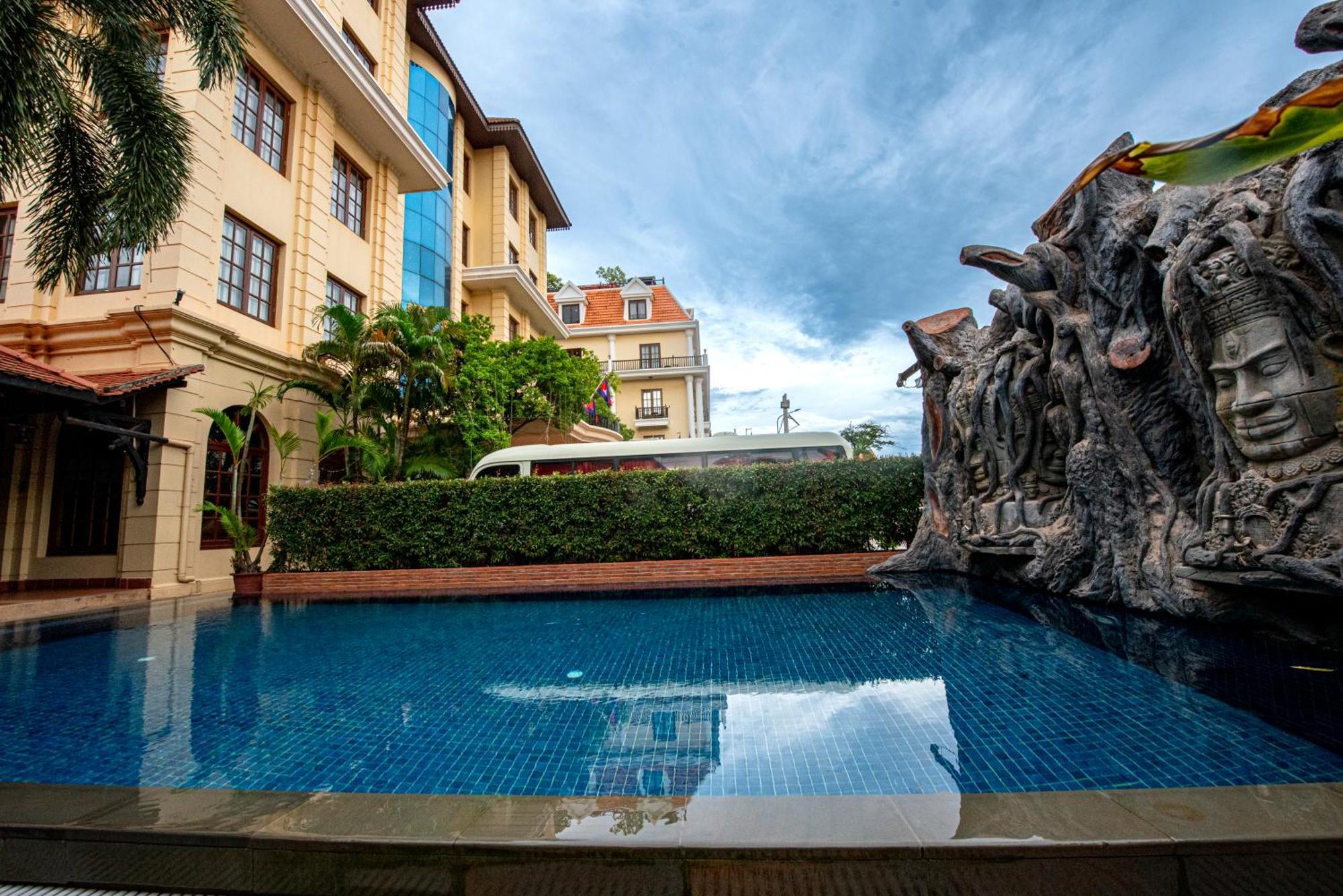 The Suite By Royal Crown Hotel Siem Reap Eksteriør billede